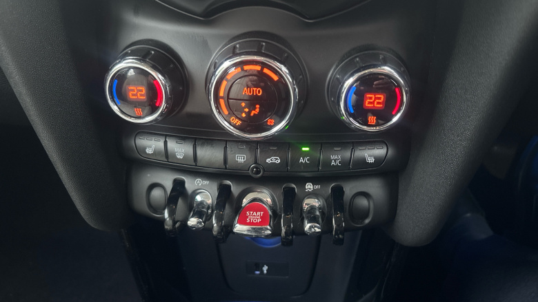 MINI Hatchback 1.5 Cooper Exclusive 5dr Auto Petrol Hatchback